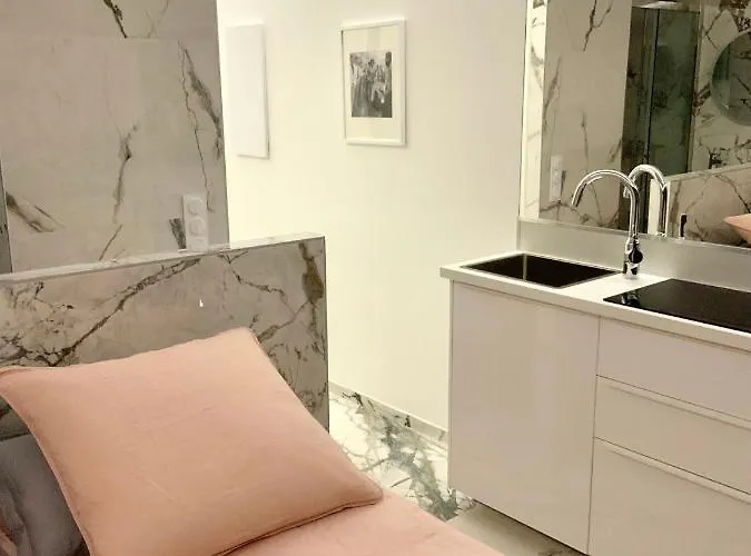 Caraibes Heliopolis Naturiste 아그